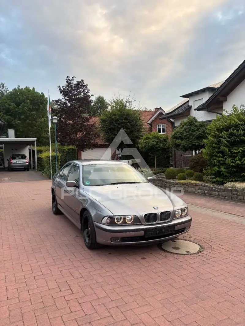 1997 BMW 520