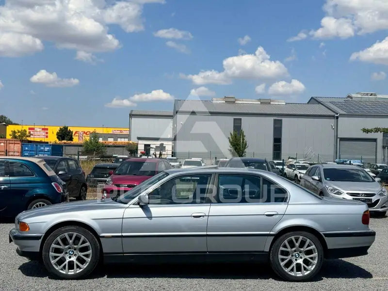 1997 BMW 728