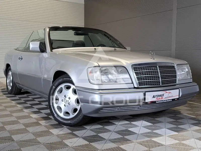 1997 Mercedes Benz E 220