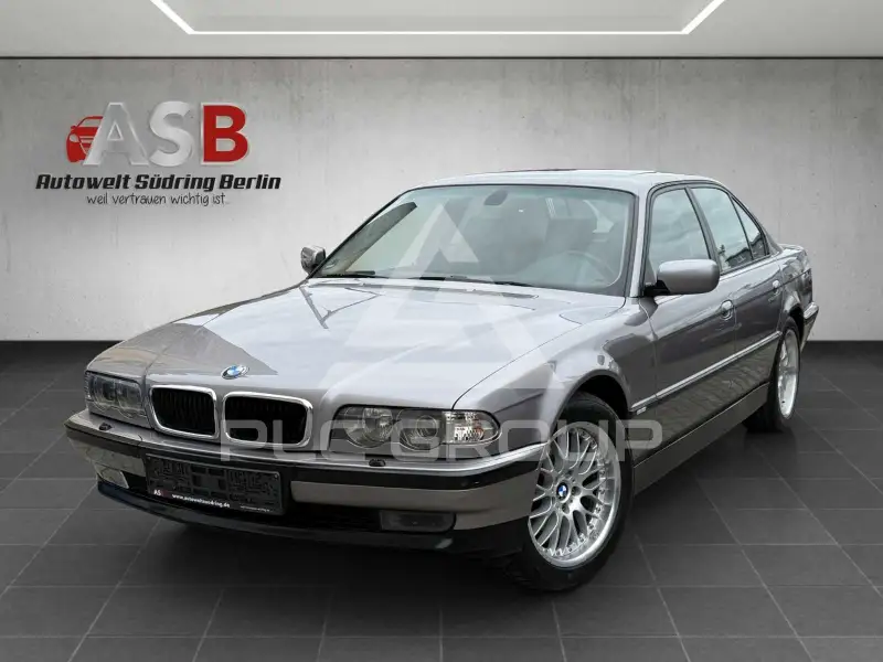 1998 BMW 740
