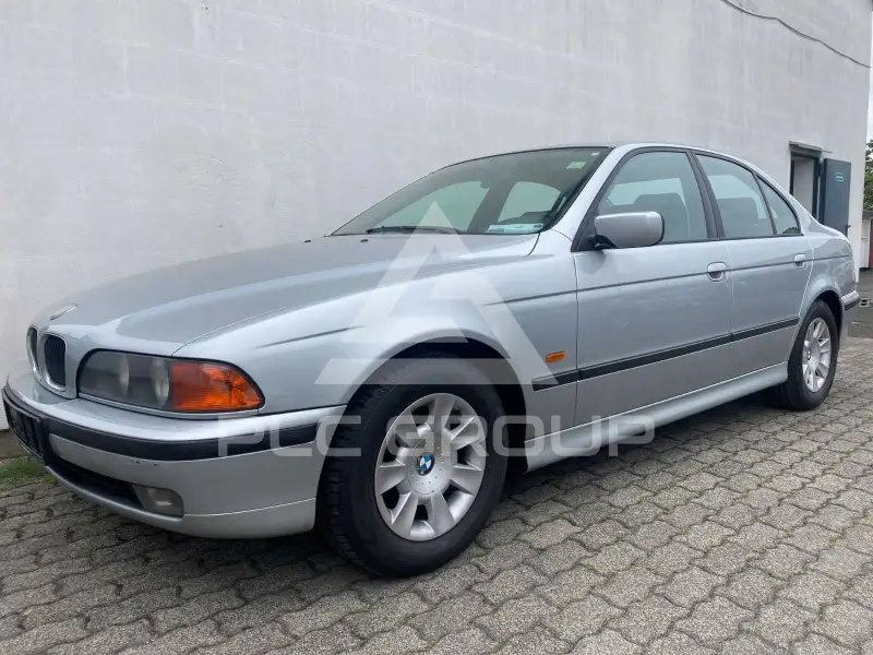1998 BMW 523