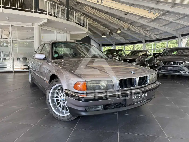 1998 BMW 728