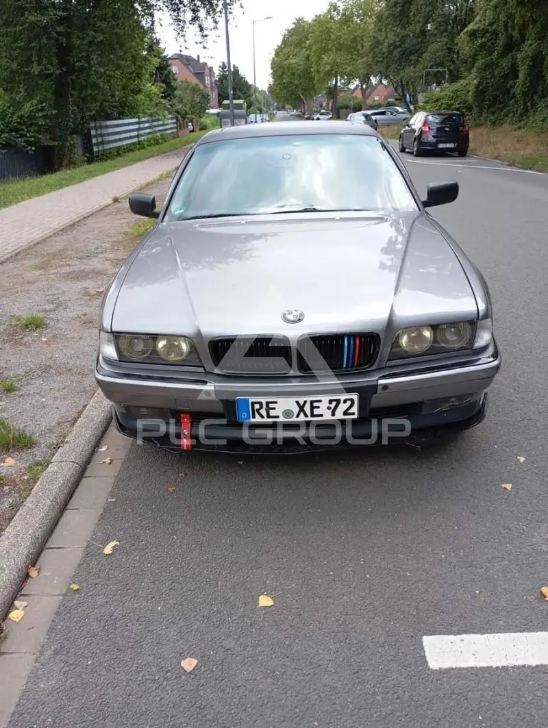 1998 BMW 728