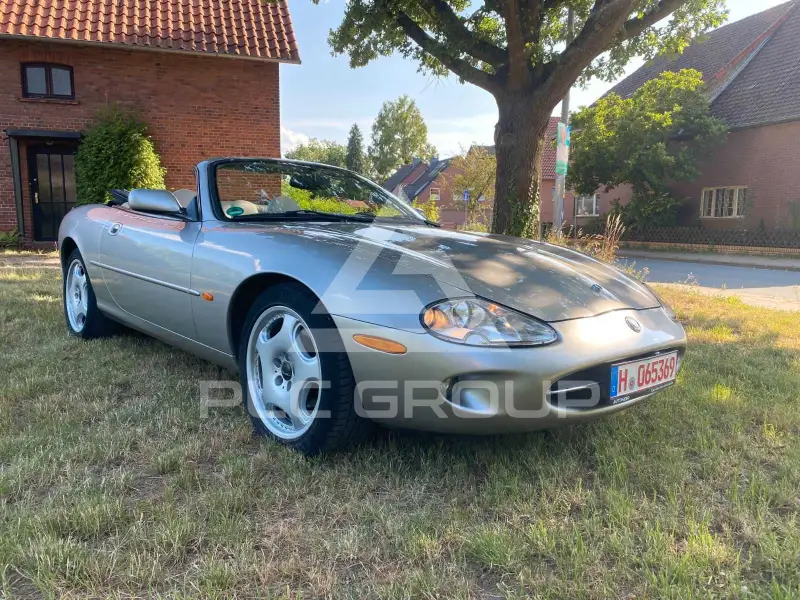 1998 Jaguar XK8