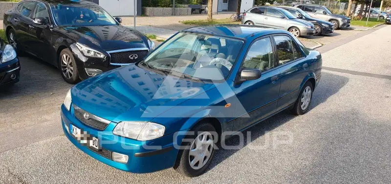 1998 Mazda 323