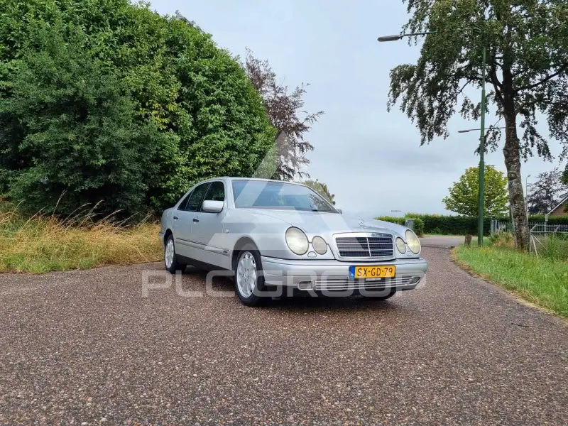 1998 Mercedes Benz E 320