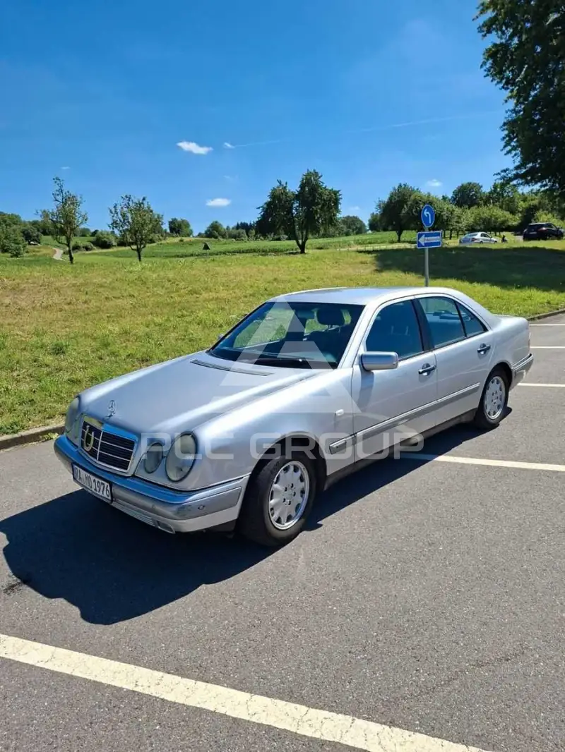 1998 Mercedes Benz E 200