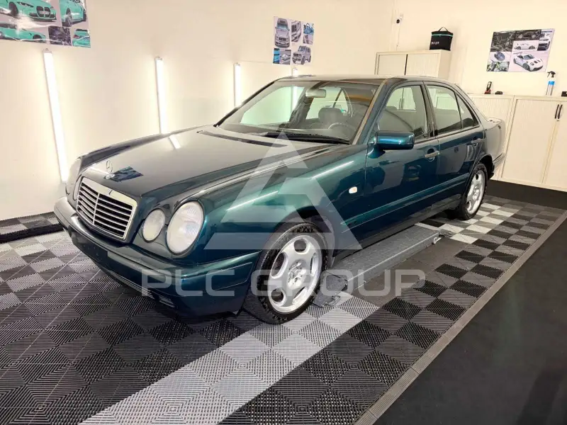 1998 Mercedes Benz E 220