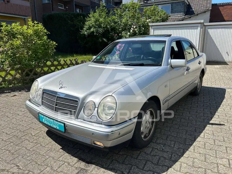 1998 Mercedes Benz E 240