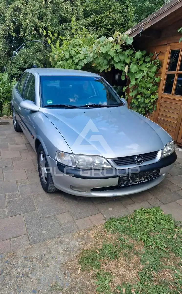 1998 Opel Vectra