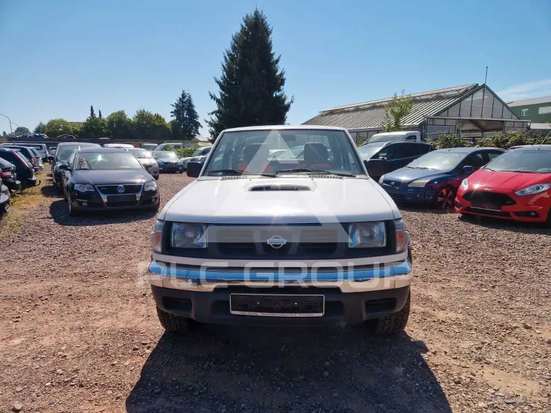 1999 Nissan Navara