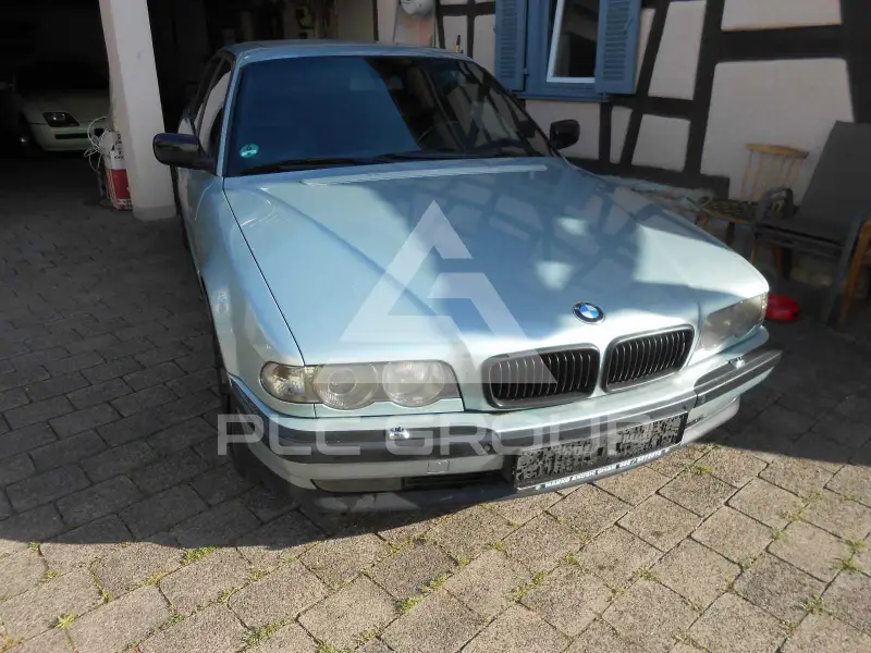 1999 BMW 740