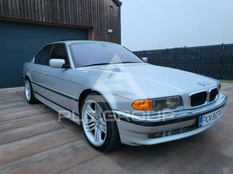 1999 BMW 740
