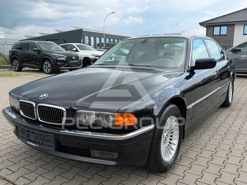 1999 BMW 750