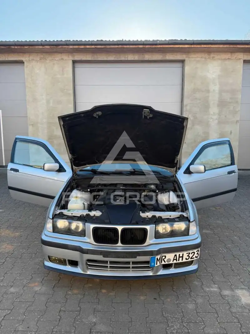 1999 BMW 323
