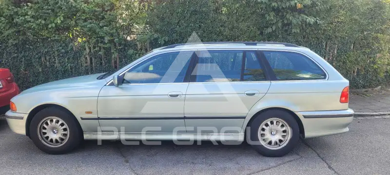 1999 BMW 523