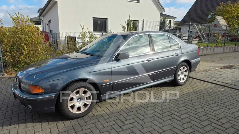 1999 BMW 523