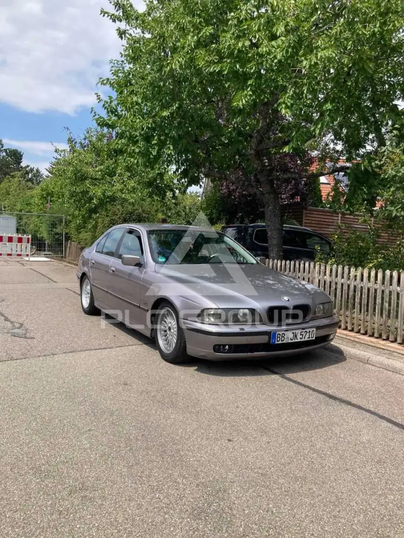 1999 BMW 523