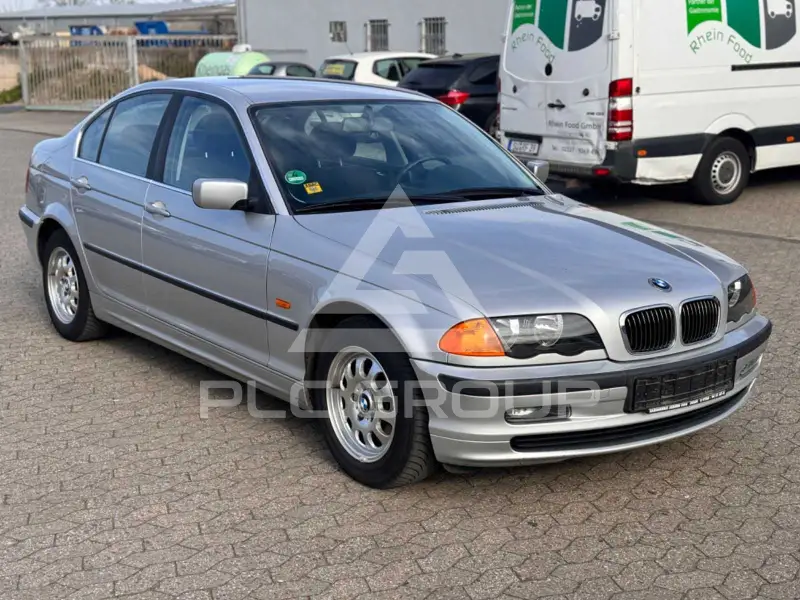 1999 BMW 320