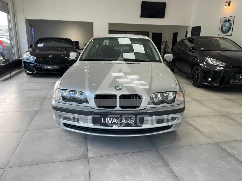 1999 BMW 320