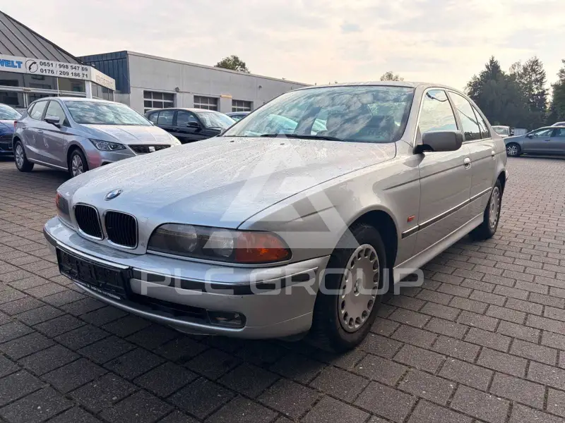 1999 BMW 520