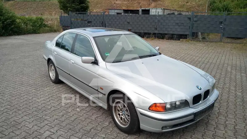 1999 BMW 520