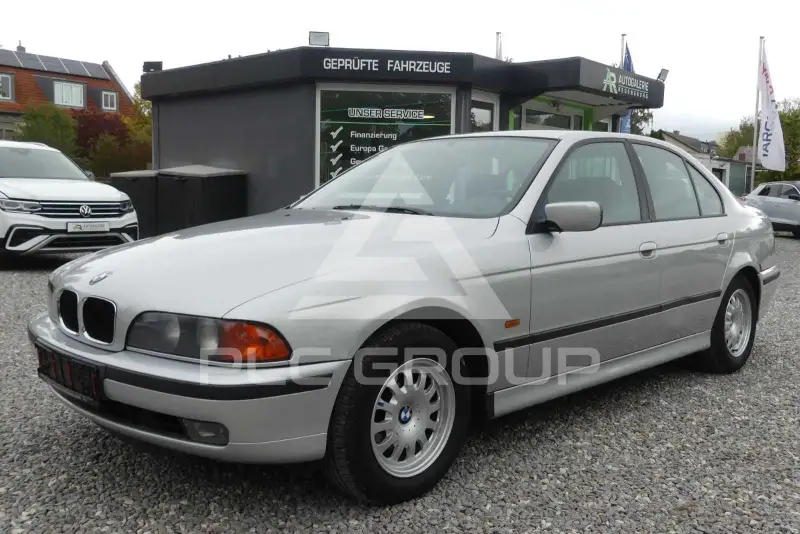 1999 BMW 520
