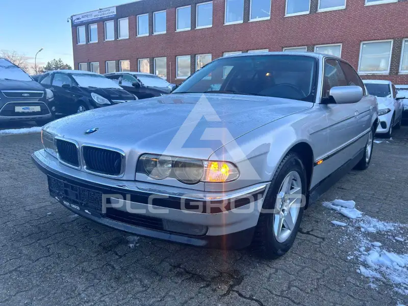 1999 BMW 728