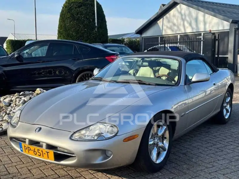 1999 Jaguar XK8