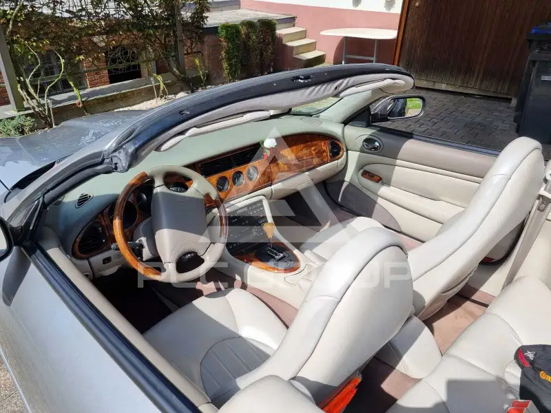 1999 Jaguar XK8