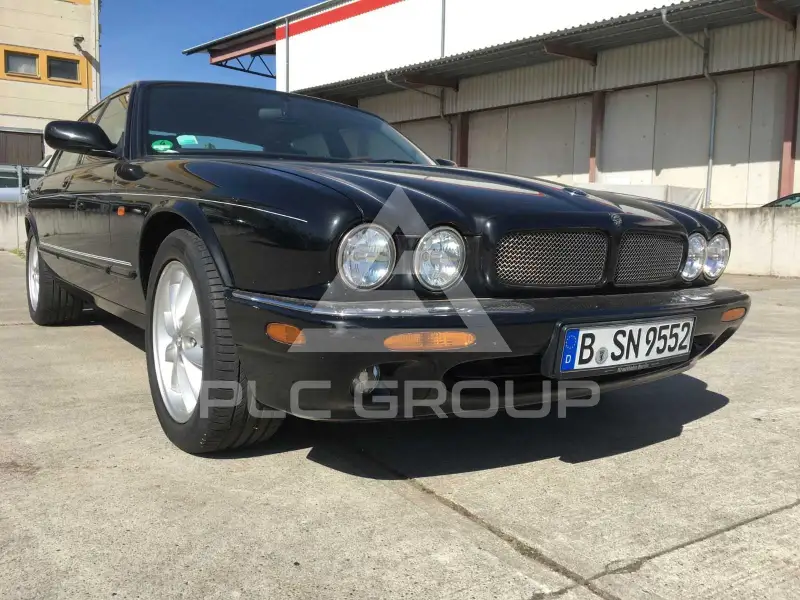 1999 Jaguar XJR