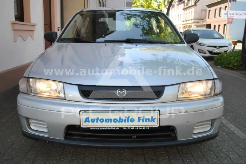 1999 Mazda 323