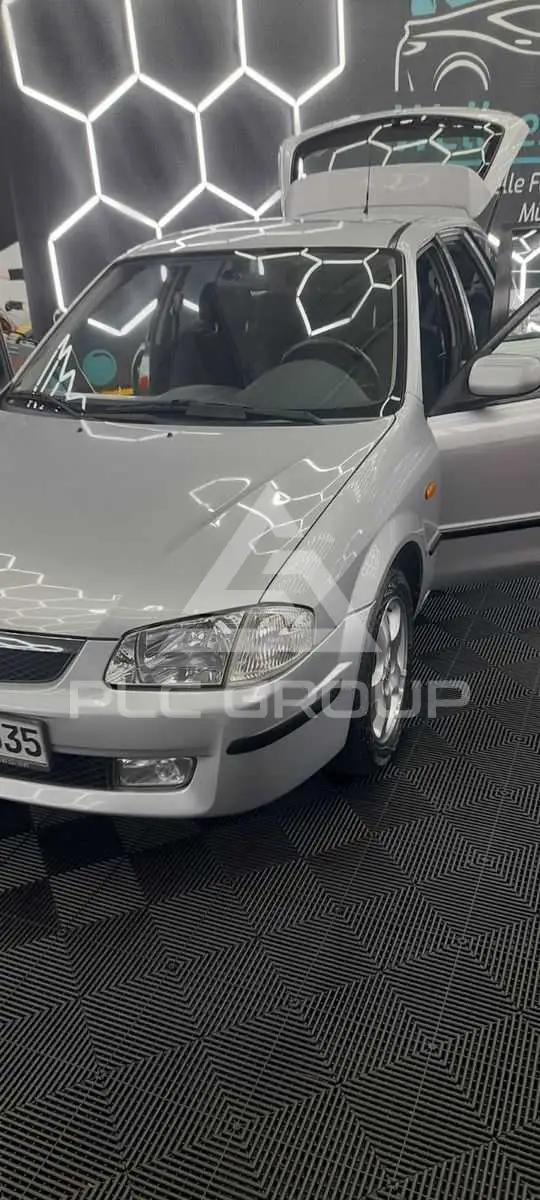 1999 Mazda 323