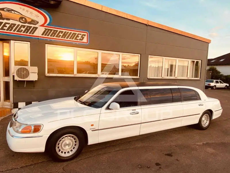 1999 Lincoln Town
