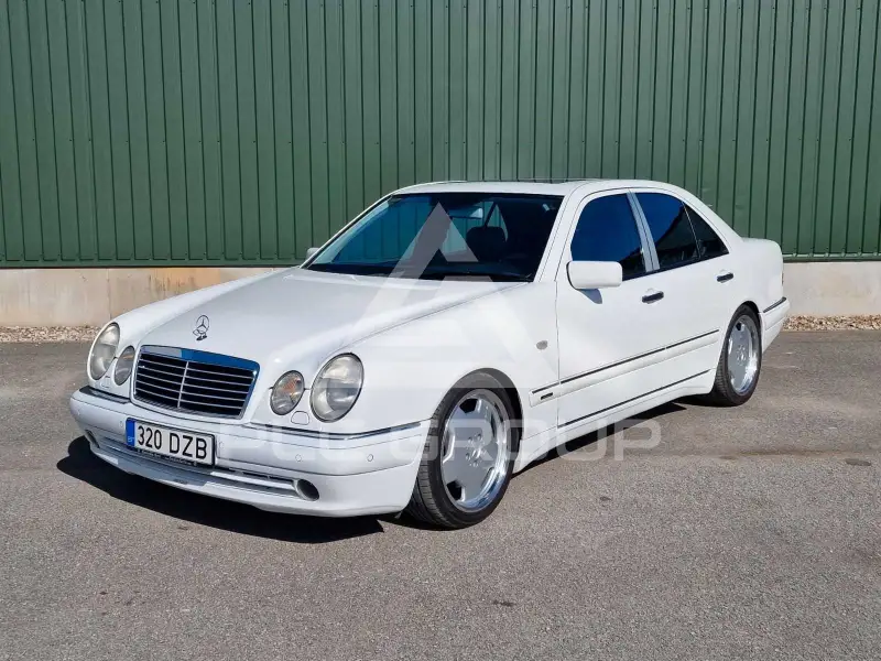 1999 Mercedes Benz E 550