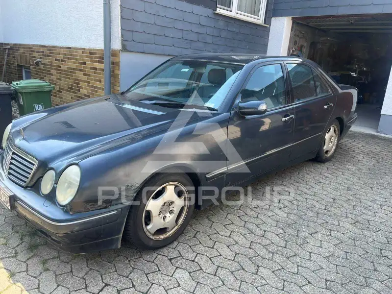 1999 Mercedes Benz E 320