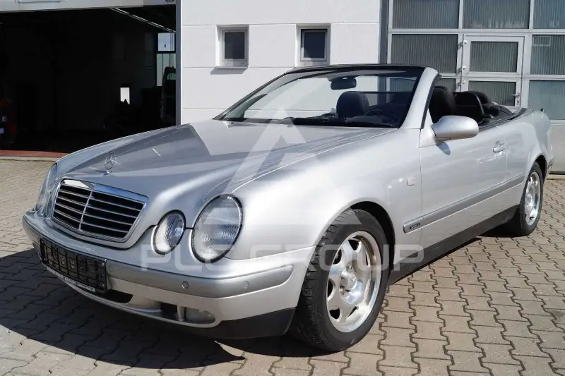 1999 Mercedes Benz CLK 200