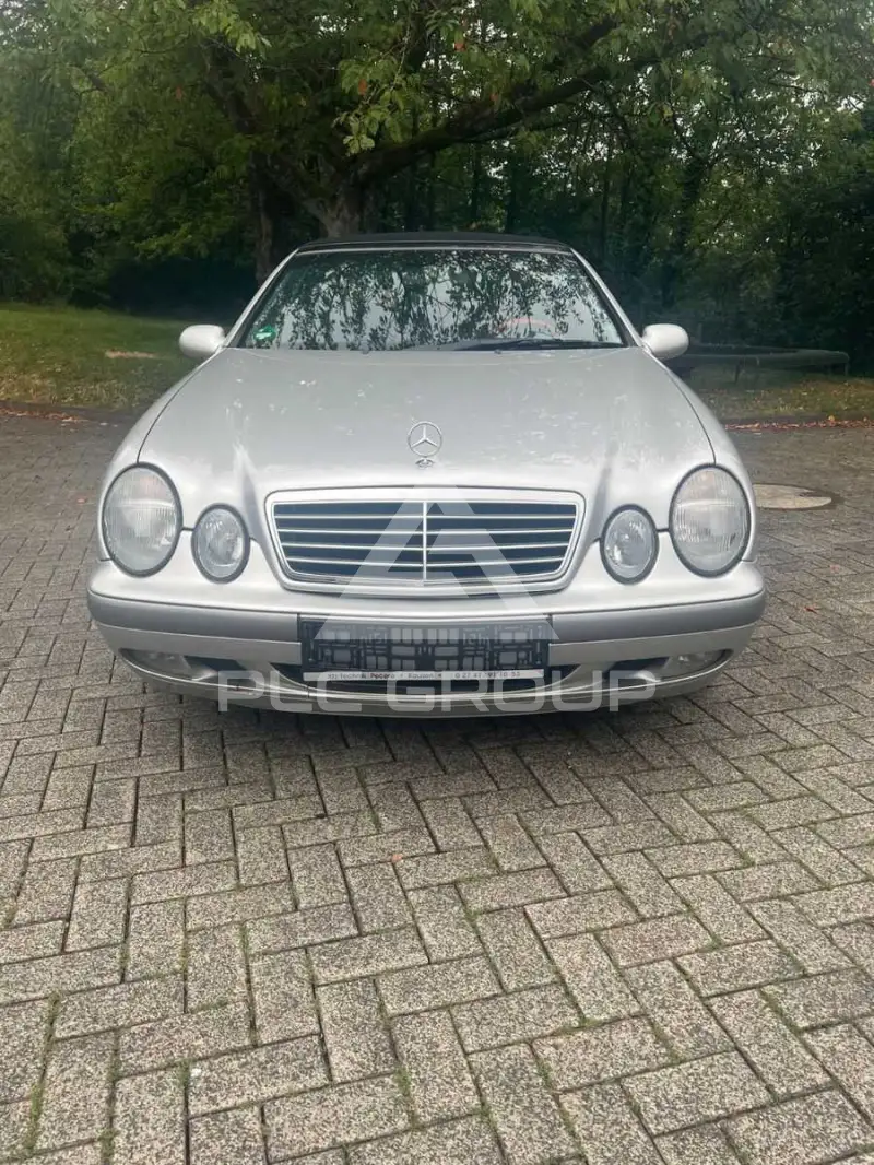 1999 Mercedes Benz CLK 200