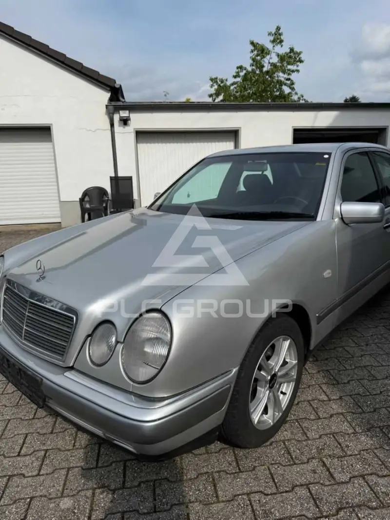 1999 Mercedes Benz E 300