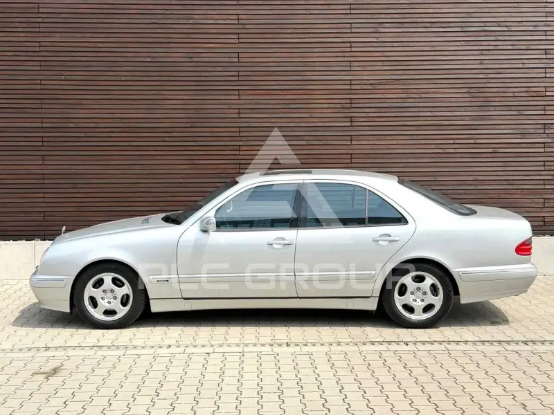 1999 Mercedes Benz E 220