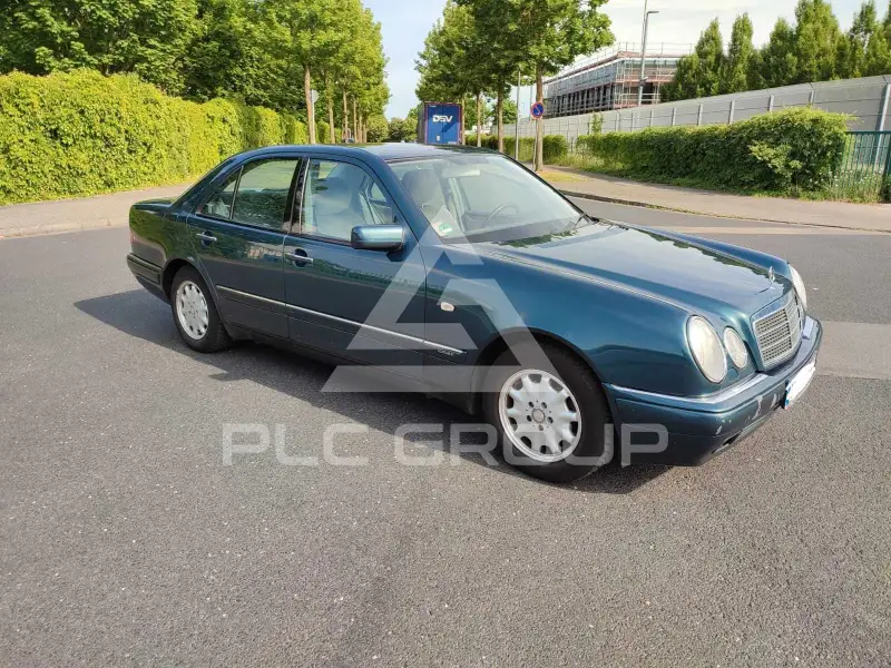 1999 Mercedes Benz E 240