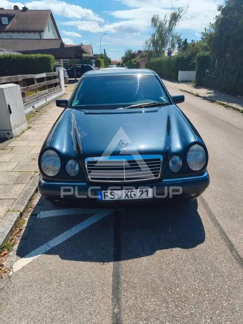 1999 Mercedes Benz E 240