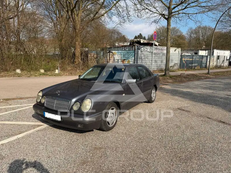 1999 Mercedes Benz E 290