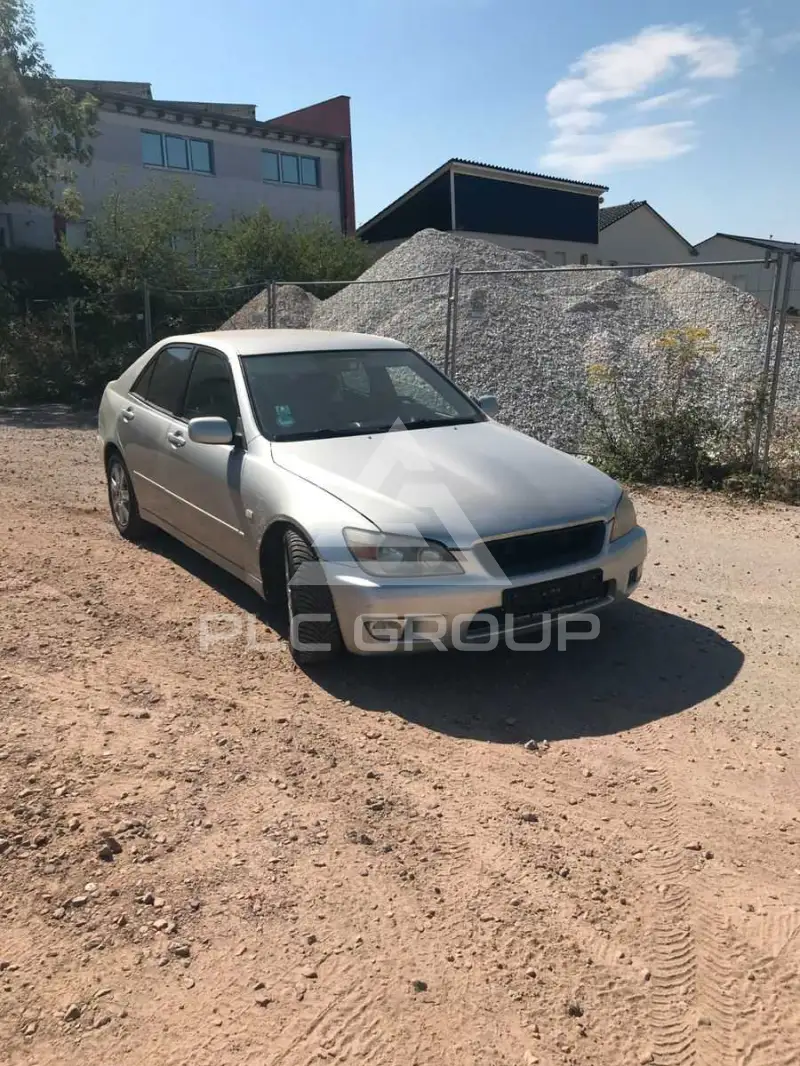 1999 Lexus IS200