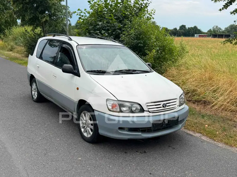 1999 Toyota Picnic