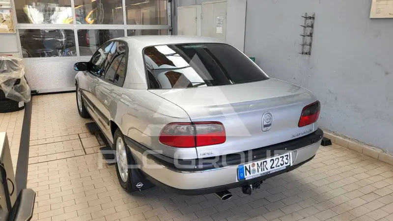 1999 Opel Omega