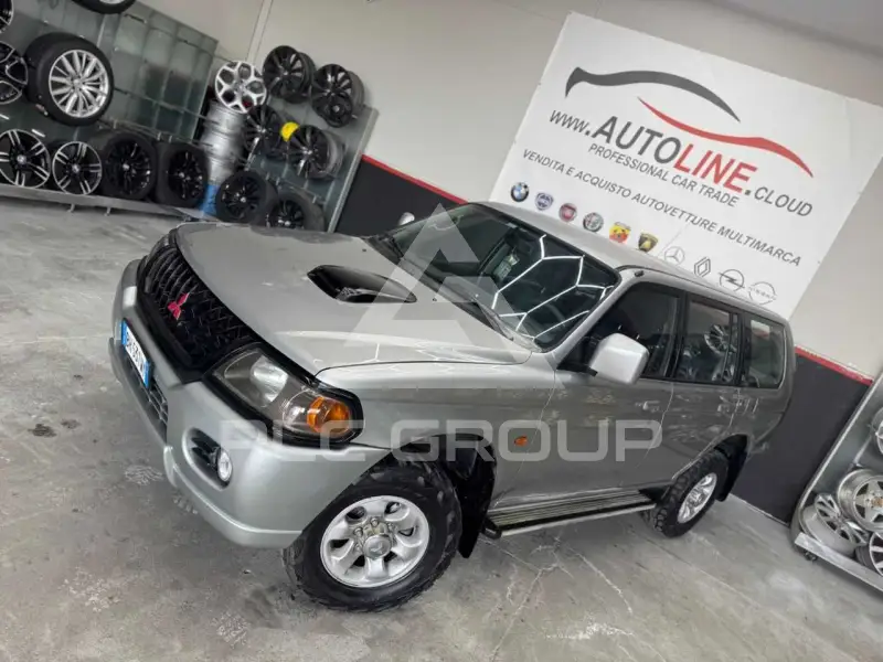 2000 Mitsubishi PAJARO