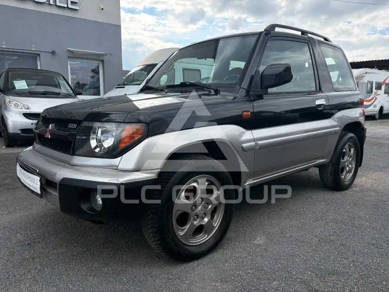 2000 Mitsubishi PAJARO