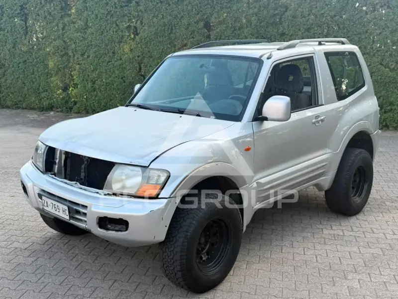 2000 Mitsubishi PAJARO