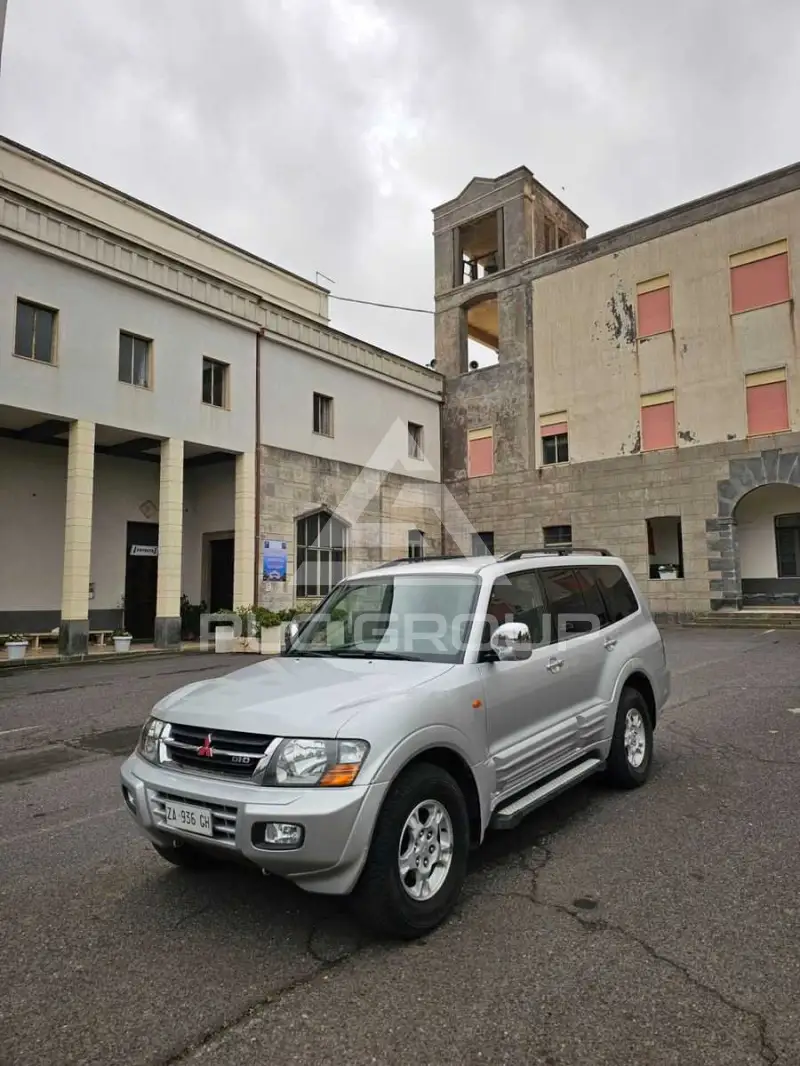 2000 Mitsubishi PAJARO